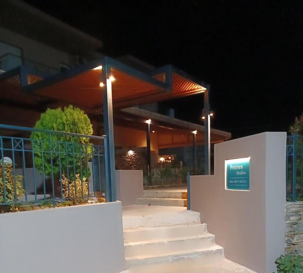 Petries Studios Agioi Apostoloi  Ngoại thất bức ảnh