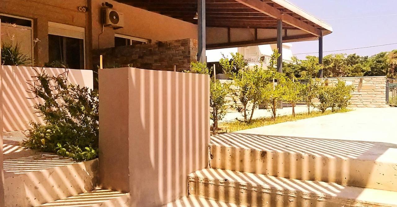 Petries Studios Agioi Apostoloi  Ngoại thất bức ảnh